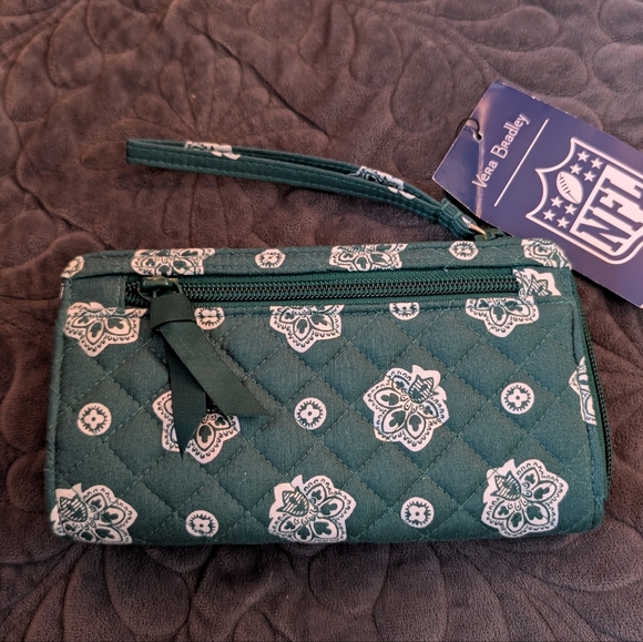 Vera Bradley NFL New York Jets Wristlet NWT SOLD OUT on VB website - Picture 2 of 5